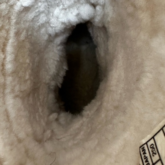 UGG Australia Kensington Brown Leather Boots with Shearling Lining - Picture 8 of 10